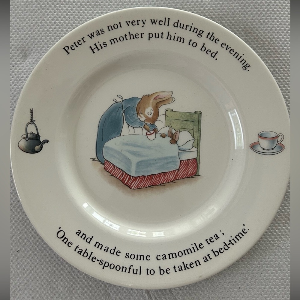 Wedgewood England Peter Rabbit in Bed Chamomile Tea 6.75" Porcelain Plate - MINT
